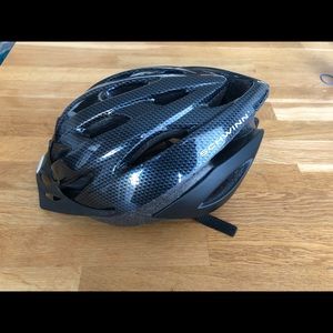 Adult bicycle helmet